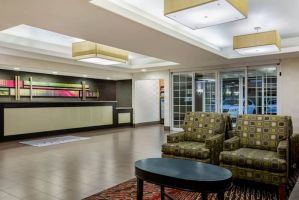 La Quinta Inn & Suites by Wyndham Fresno Riverpark hotel lobby in Fresno, California