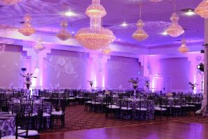 Paradise Ballroom is the epitome of elegance. Lit up with the sparkle of an array of gorgeous chandeliers, this ballroom will make your event grand.