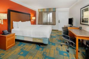 Guest room at the La Quinta Inn & Suites by Wyndham Irvine Spectrum in Irvine, California