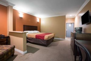 Guest room at the Baymont by Wyndham OntarioBay in Ontario, California