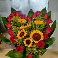 Sunflower With Roses — Orange, CA — Sunflower Florist Florists Flowers Local Flower Delivery (714) 244-9764