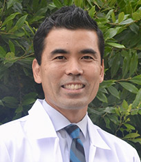 orthopedic surgeon oxnard Dr. Tadashi Takara