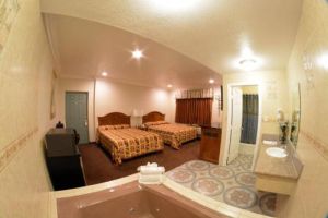 group accommodation oxnard Palace Inn