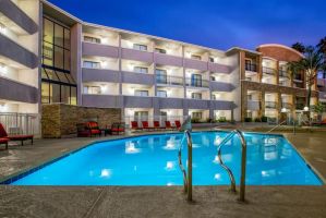 travel lounge pomona La Quinta Inn & Suites by Wyndham Pomona