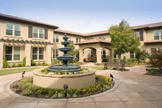 assisted living facility roseville Oakmont of Roseville