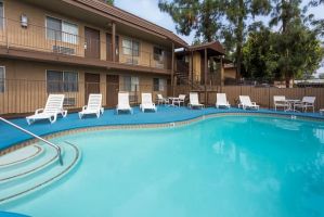 motel san bernardino Days Inn by Wyndham San Bernardino