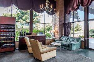 Days Inn & Suites by Wyndham Sunnyvale hotel lobby in Sunnyvale, California