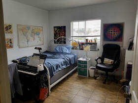Off campus Rooms for rent just walking distance from the USC campus.