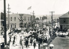 View of a bustling First St. on July 4, 1917.